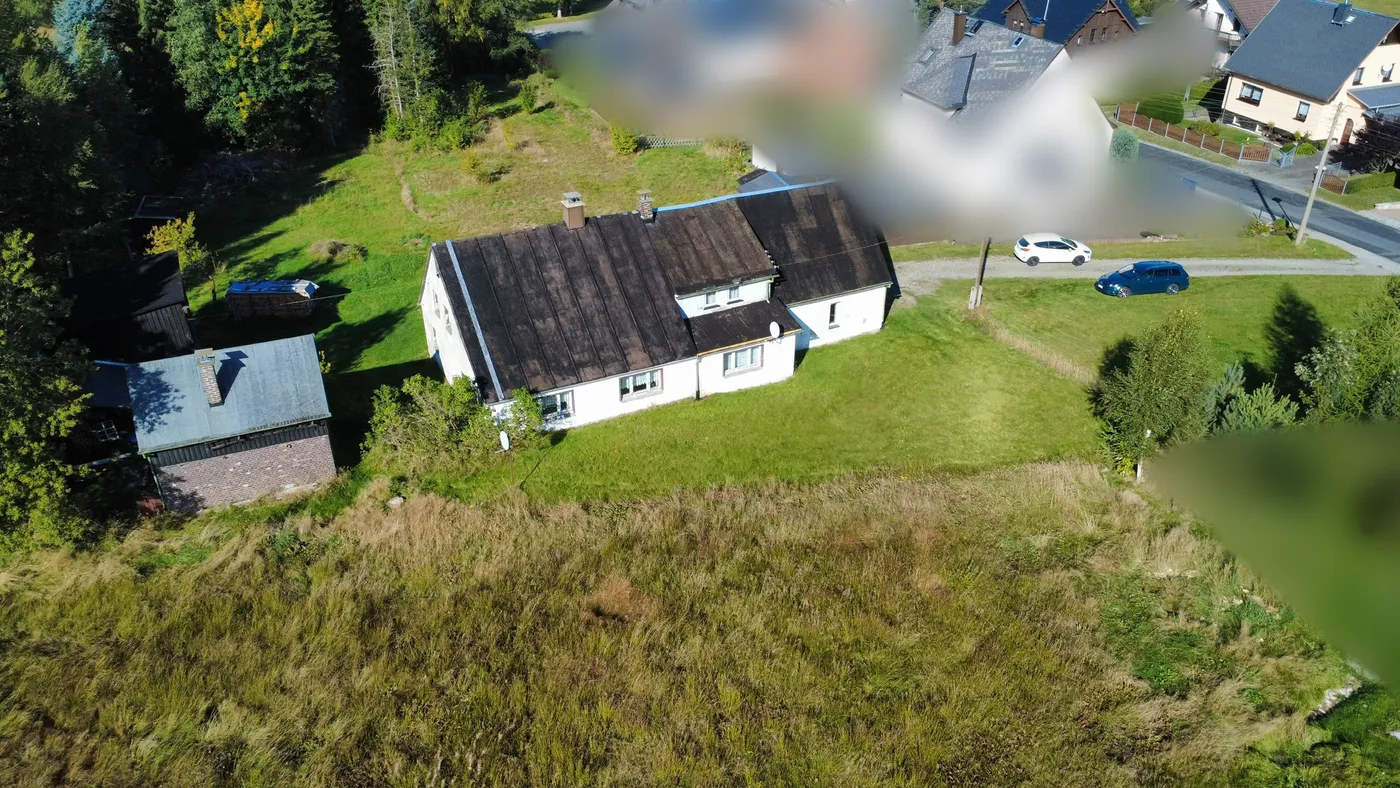 Weiteres Luftbild des Grundstücks und der Umgebung